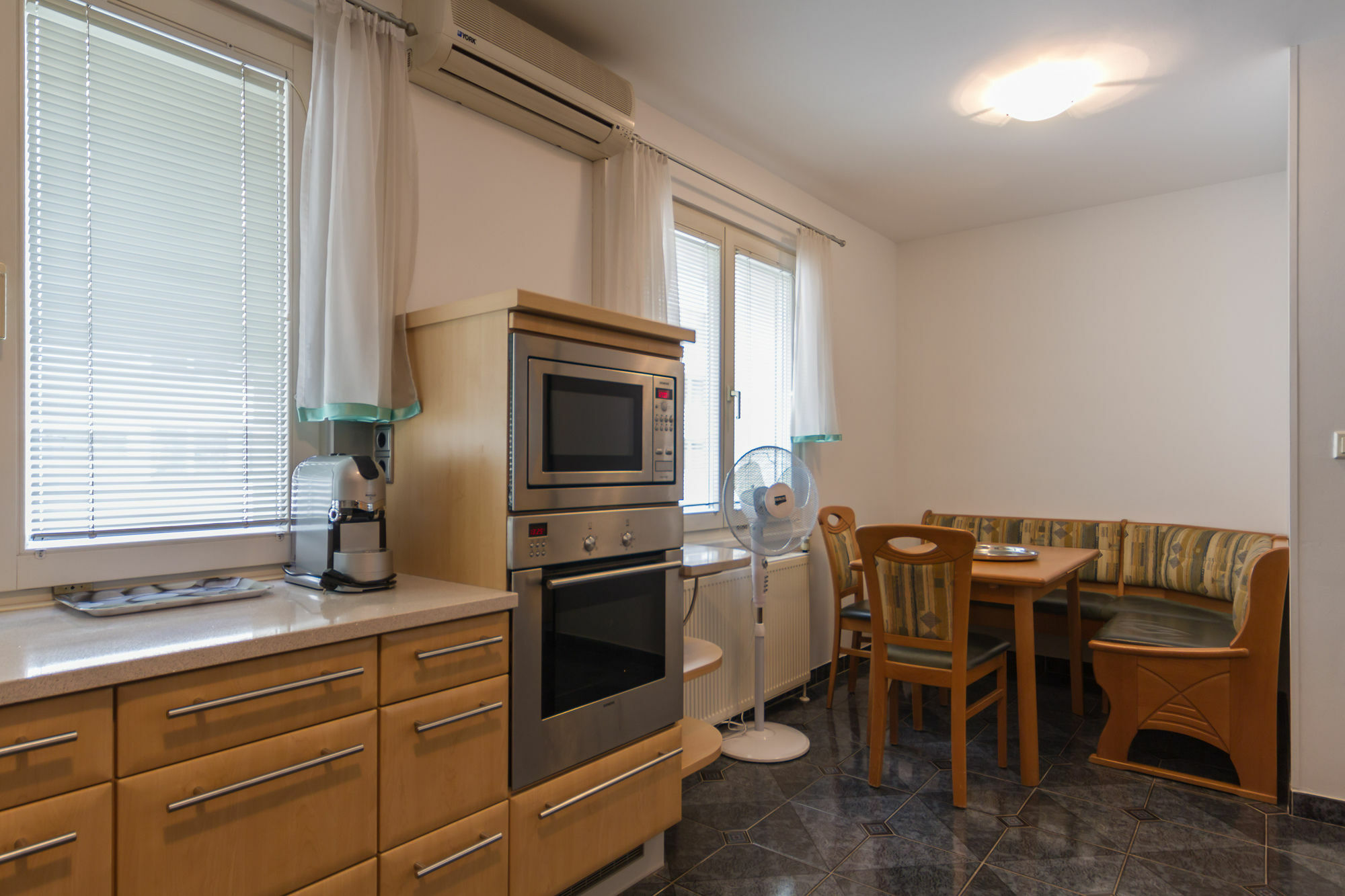 Puzzlehotel - Apartments Zentrum II Відень Екстер'єр фото