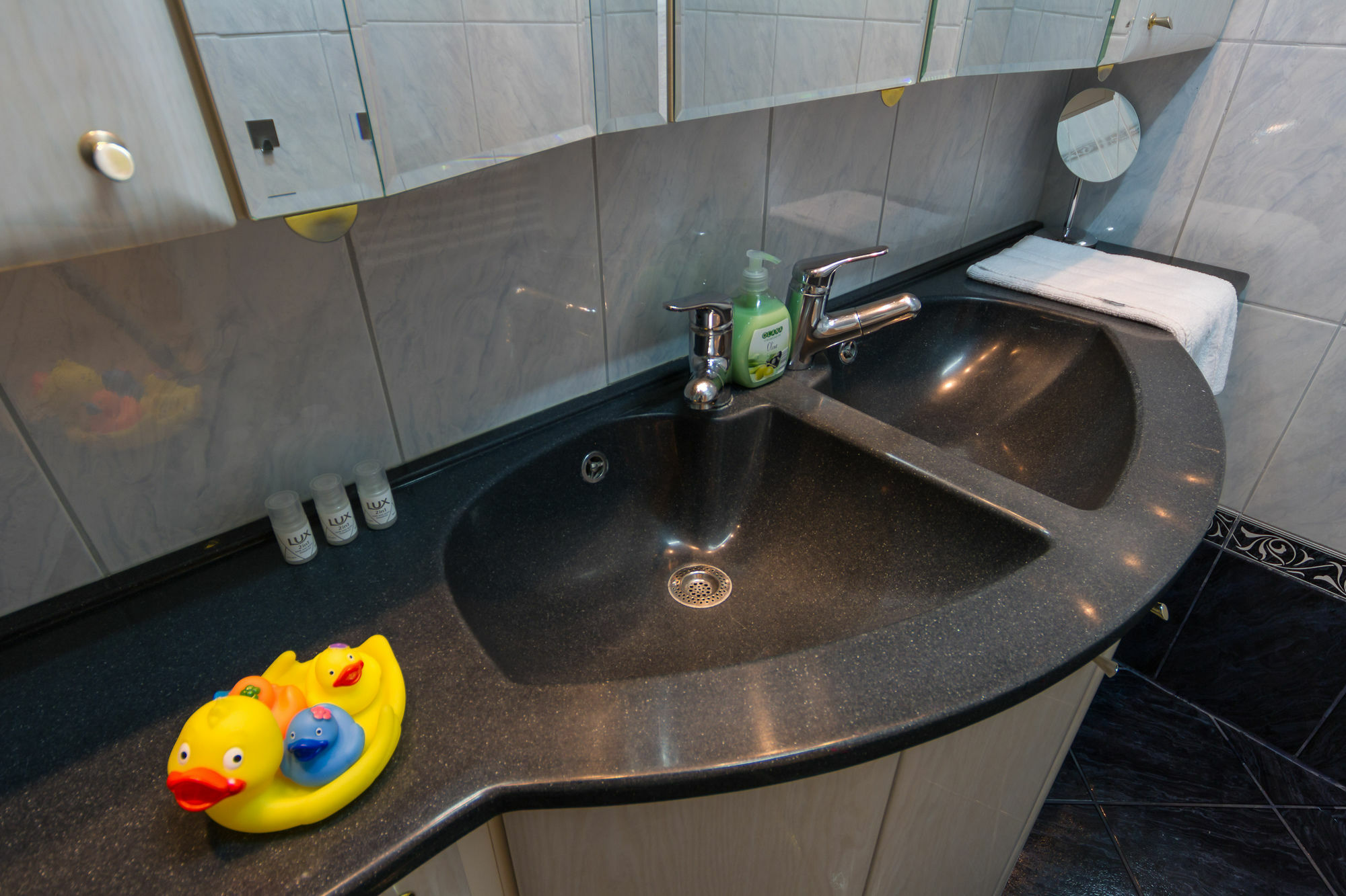 Puzzlehotel - Apartments Zentrum II Відень Екстер'єр фото